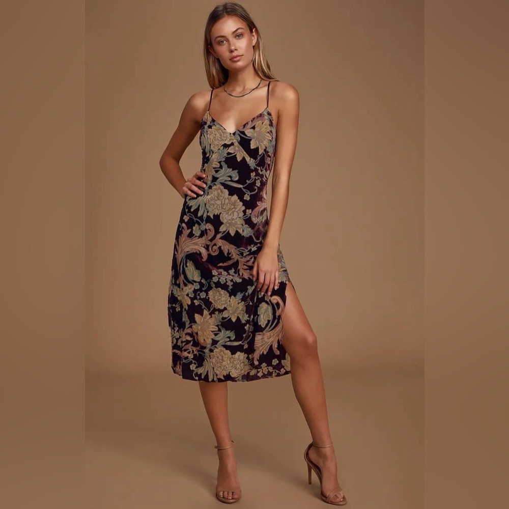 NWT Lulu’s Purple Floral Print Velvet Midi Dress- XS